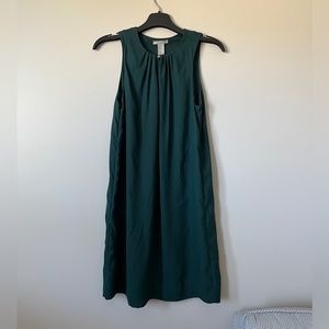 3/$10 H&M Sleeveless Dress Dark Green Size 4 Keyhole Neckline Lightweight